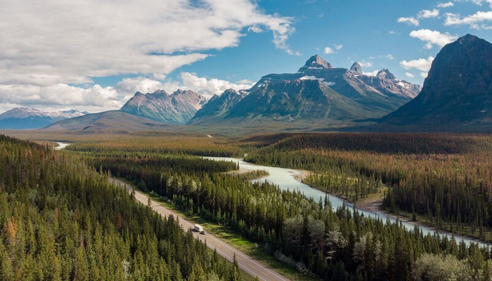 Icefields Parkway Highway in Alberta, Canada.