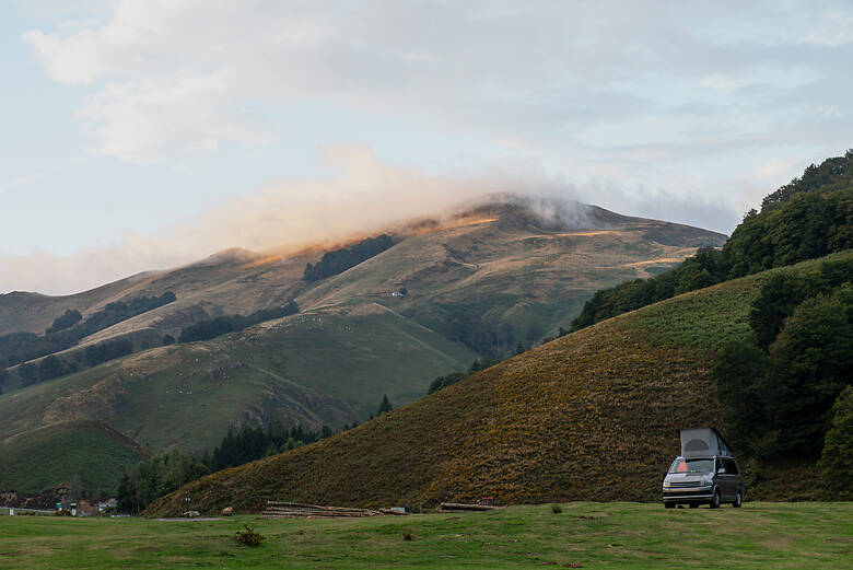 Camper in den französischen Alpen