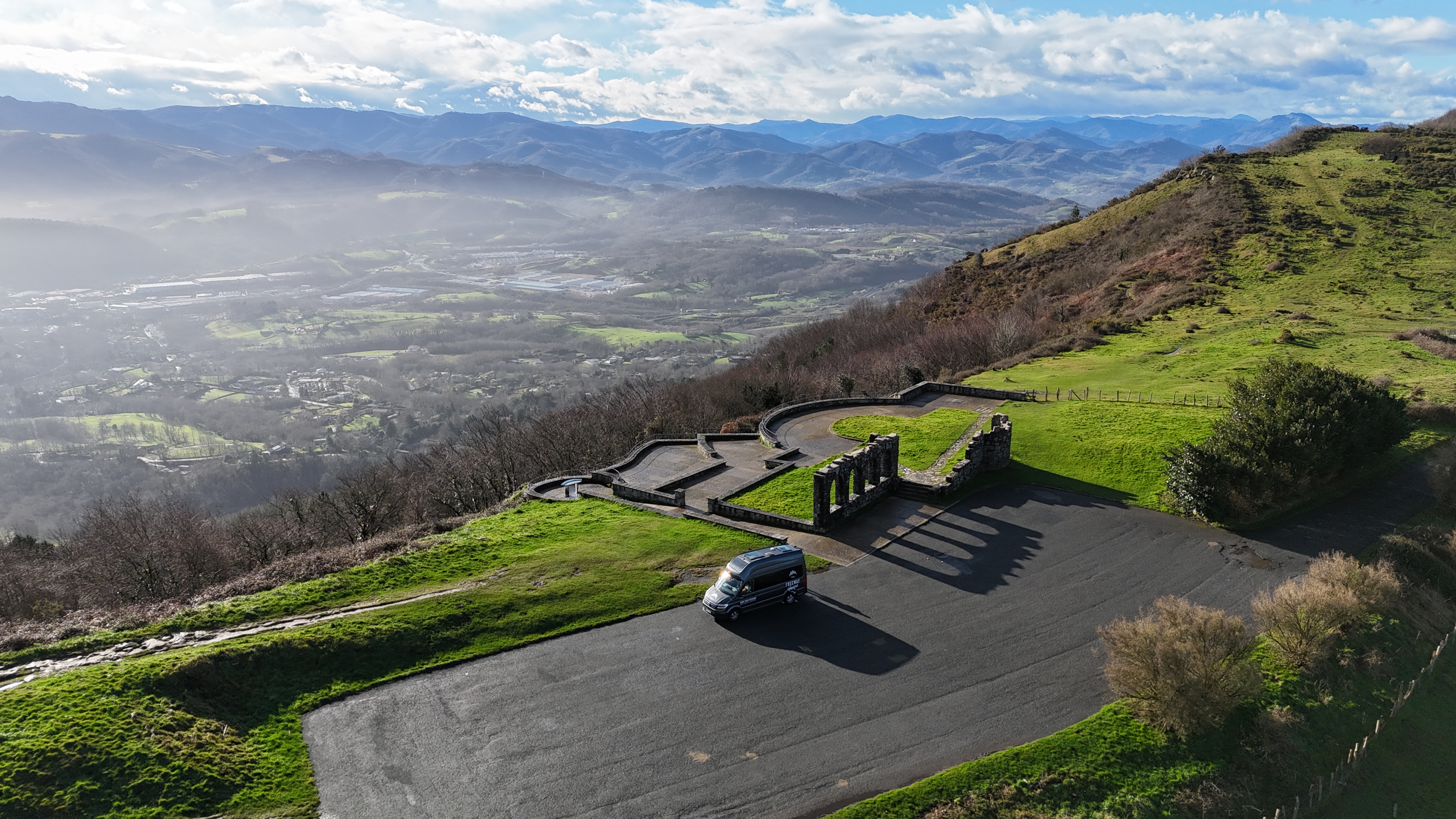 Campistas en las montañas del norte de España