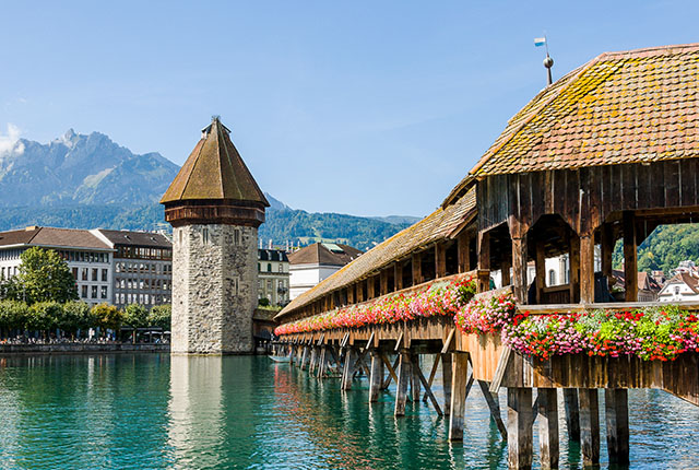 Die Kapellbrücke aus Holz in Luzern.