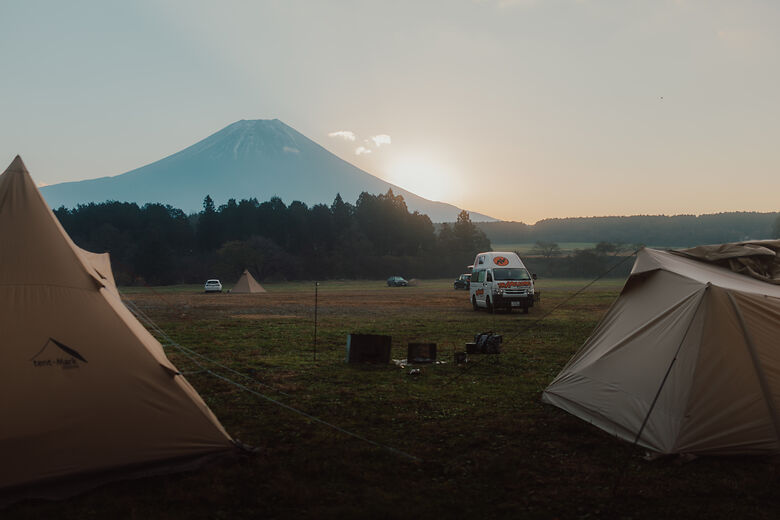 Campingplatz mit Blick auf den Mount Fuji in Japan