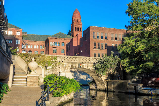 Passeggiata lungo il fiume a San Antonio, Texas