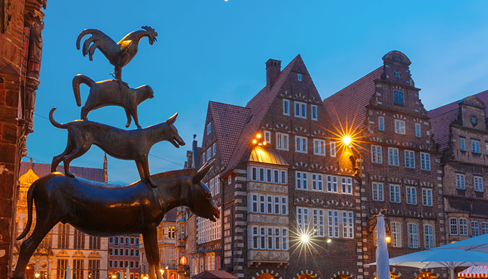 Estatua de los Músicos de Bremen en el centro histórico de la ciudad.