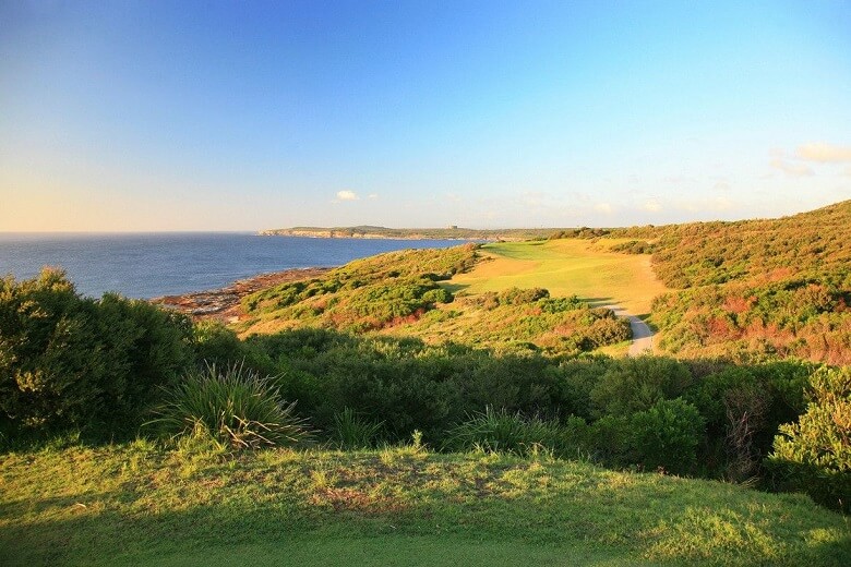 Sanfte Hügel im Kamay Botany Bay National Park in Australien
