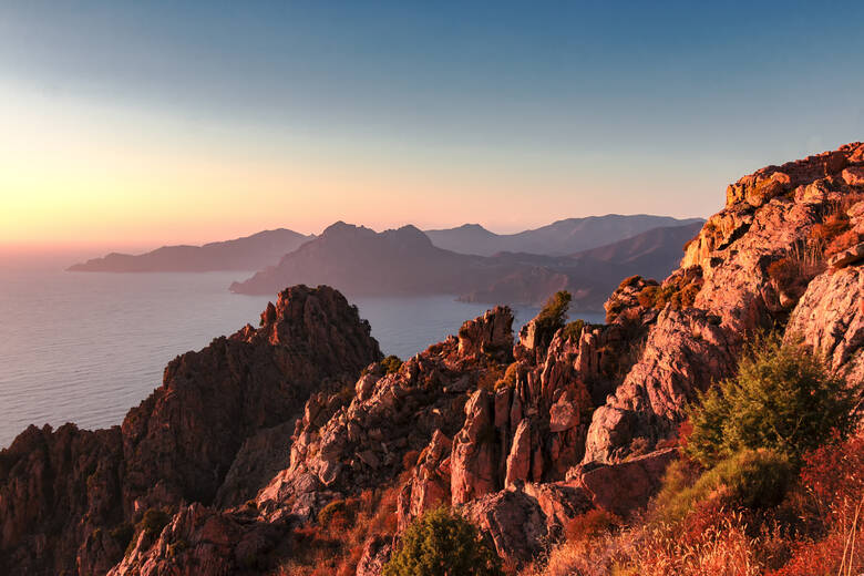 Sonnenuntergang über der Insel Korsika