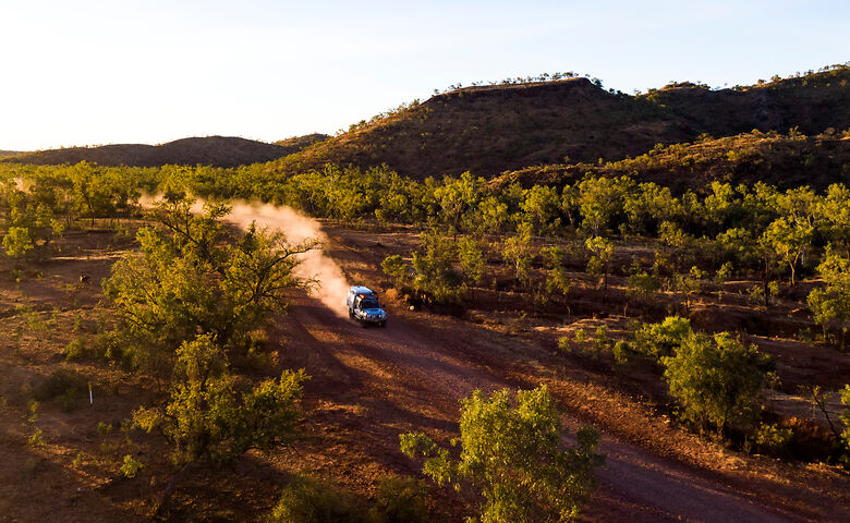 Allrad Camper im Outback von Queensland 
