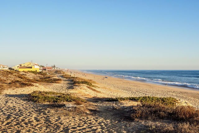 Strand von Faro, Naturpark Ria Formosa, Faro, Algarve, Portugal.