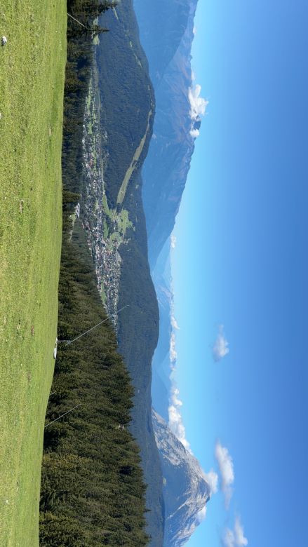 Vue sur le panorama montagneux des Alpes