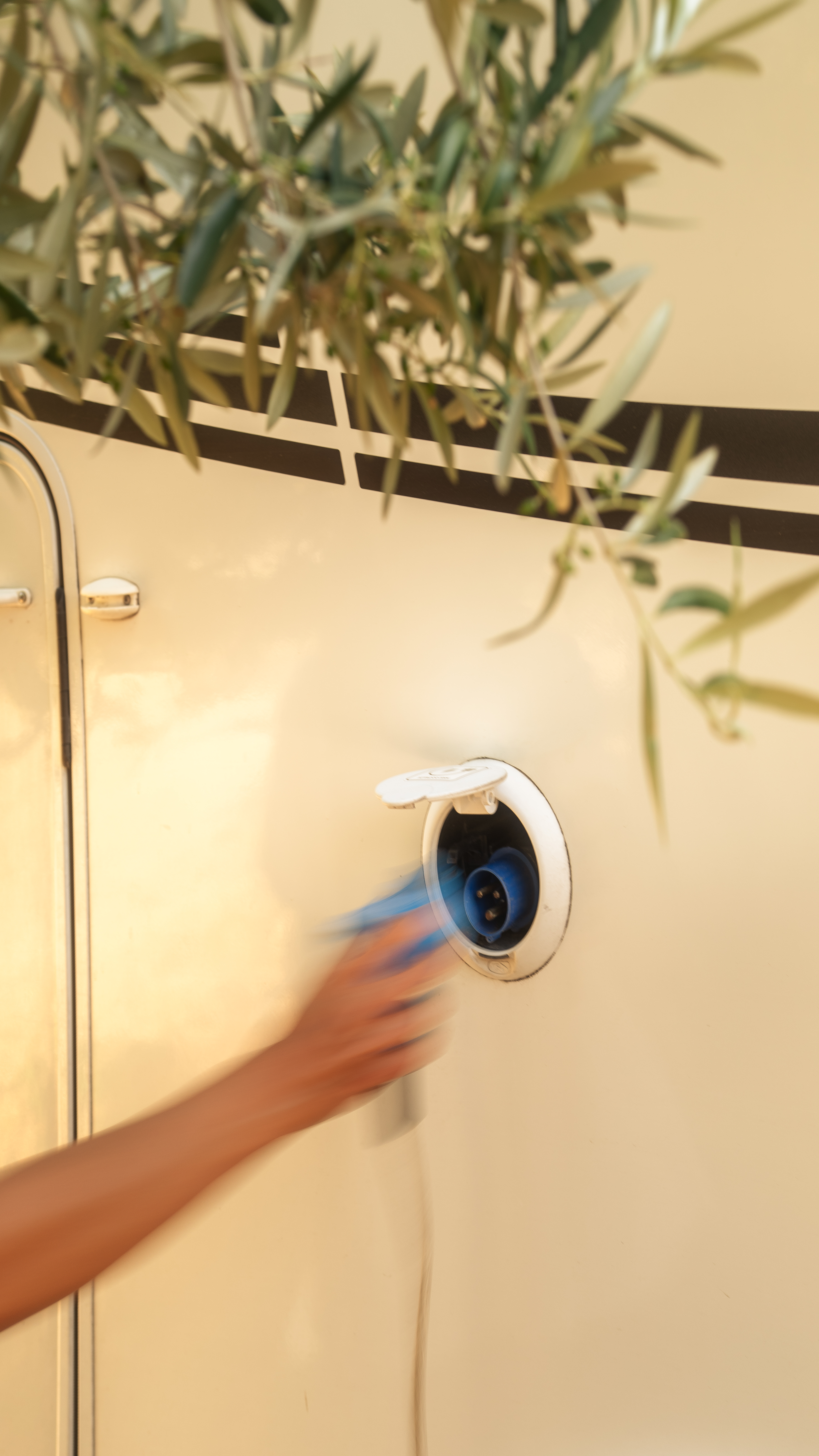 Strom anschließen im Wohnmobil