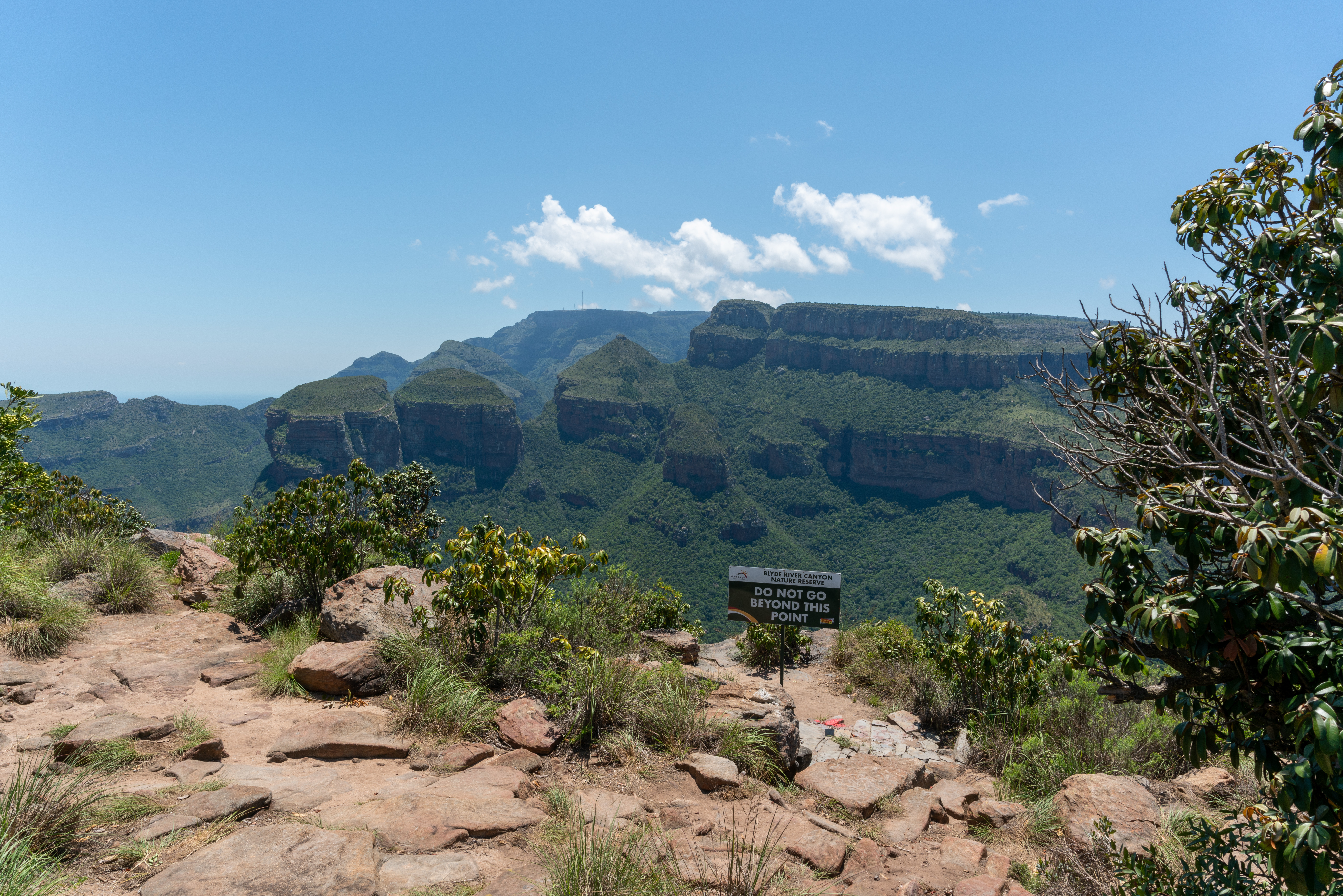 Blick von der Panoramaroute in Südafrika auf die Berge