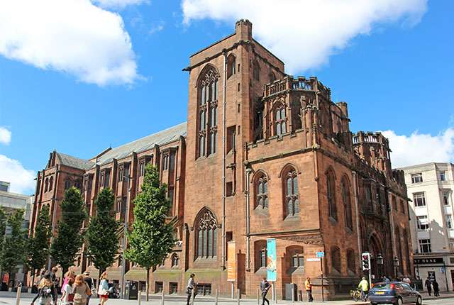 Aspetto architettonico della John Rylands Library, Manchester, Inghilterra.