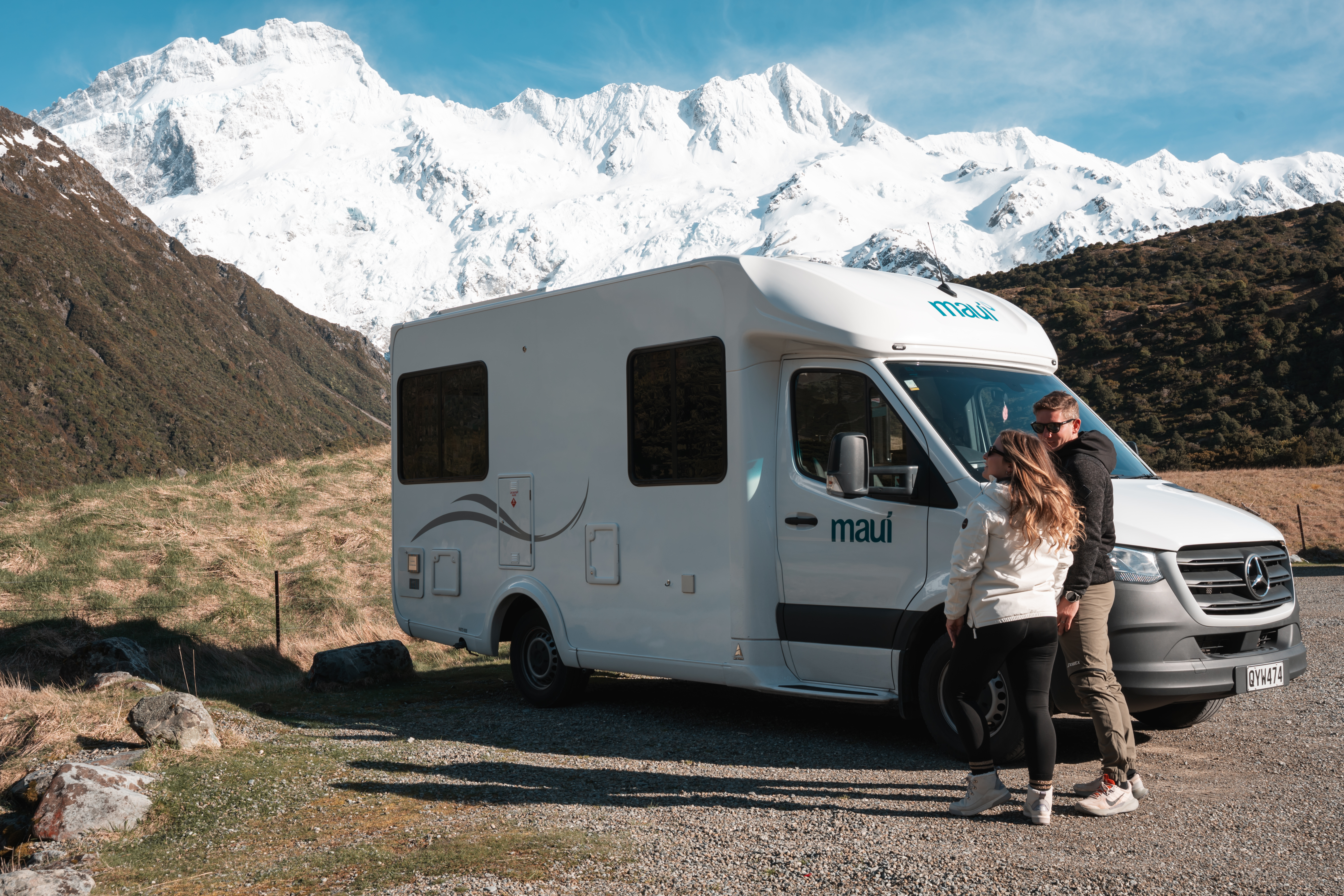 Camper vor Schneebergen auf Neuseelands Südinsel