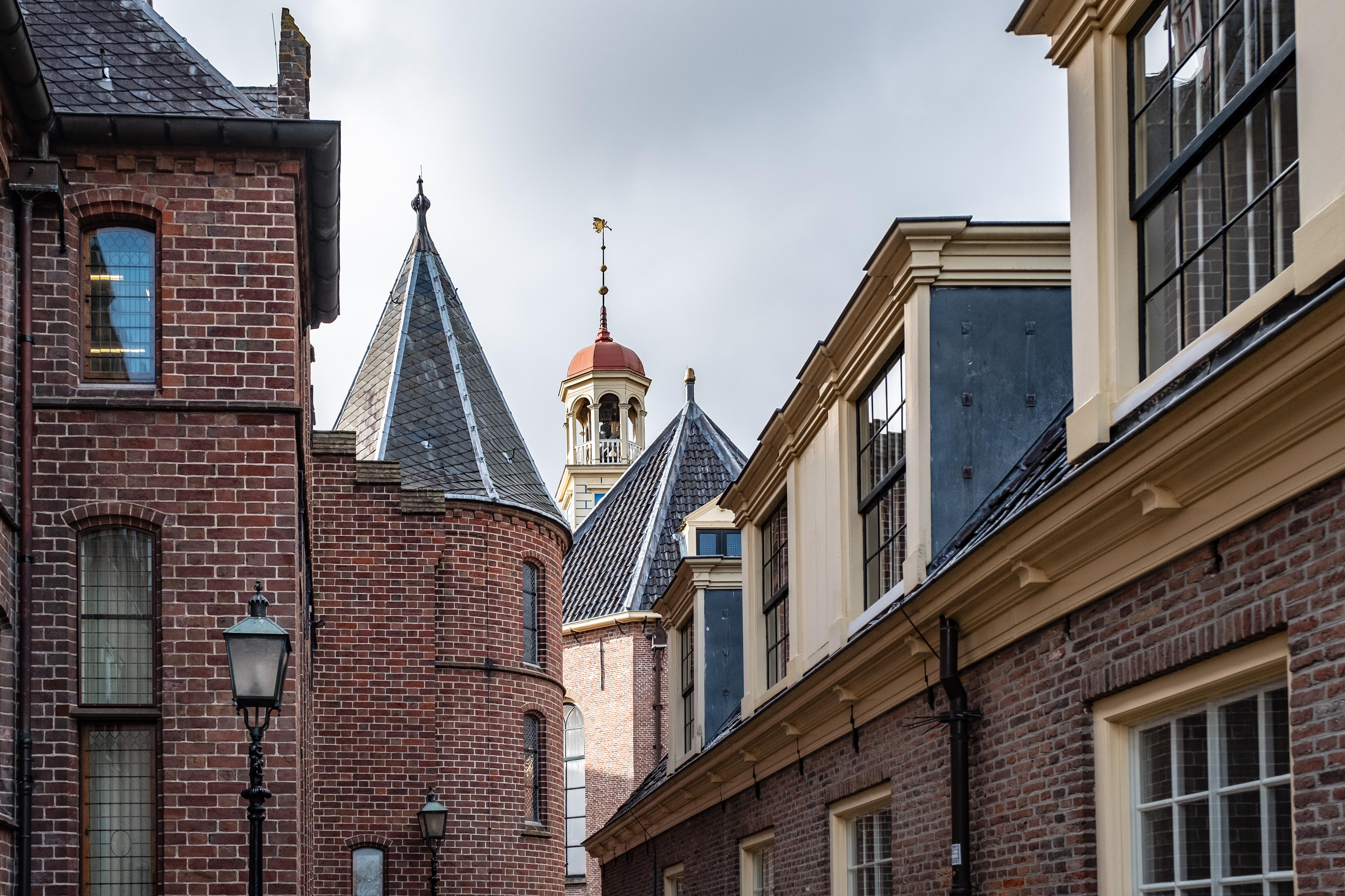 Huisgevels in Assen, Nederland