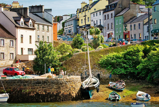 Fishing village of Roundstone on the west side of Bertraghboy Bayn, Connemara, County Galway.