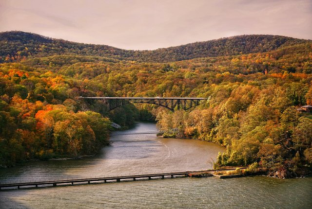 El Parque Estatal de Bear Mountain en otoño