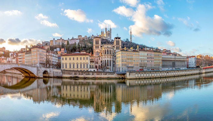 Catedral Saint Jean y Basílica Notre-Dame de Fourviere, símbolos de Lyon, Ródano, Francia