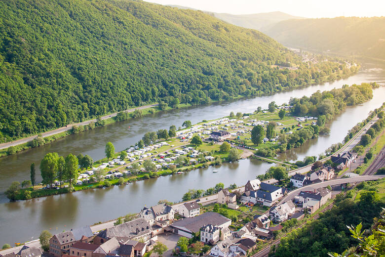 Camping mit dem Wohnmobil direkt auf der Mosel