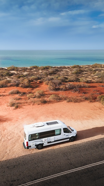 Camper an einem Strand in Western Australia