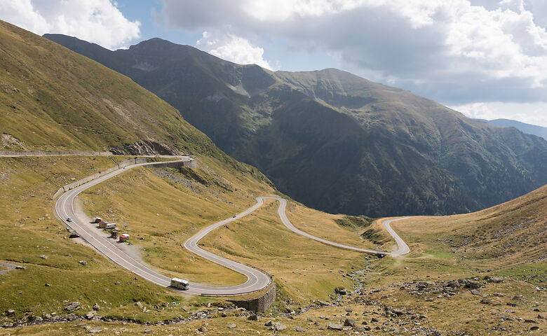 Auf einer Alpenstraße in Rumänien mit dem Wohnmobil