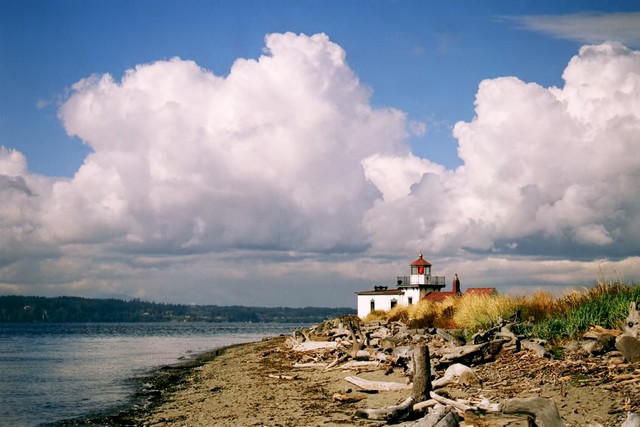 Blick auf das West Point Lighthouse im Discovery Park, Seattle