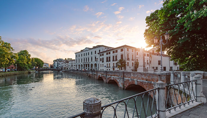 L'argine nel centro di Treviso