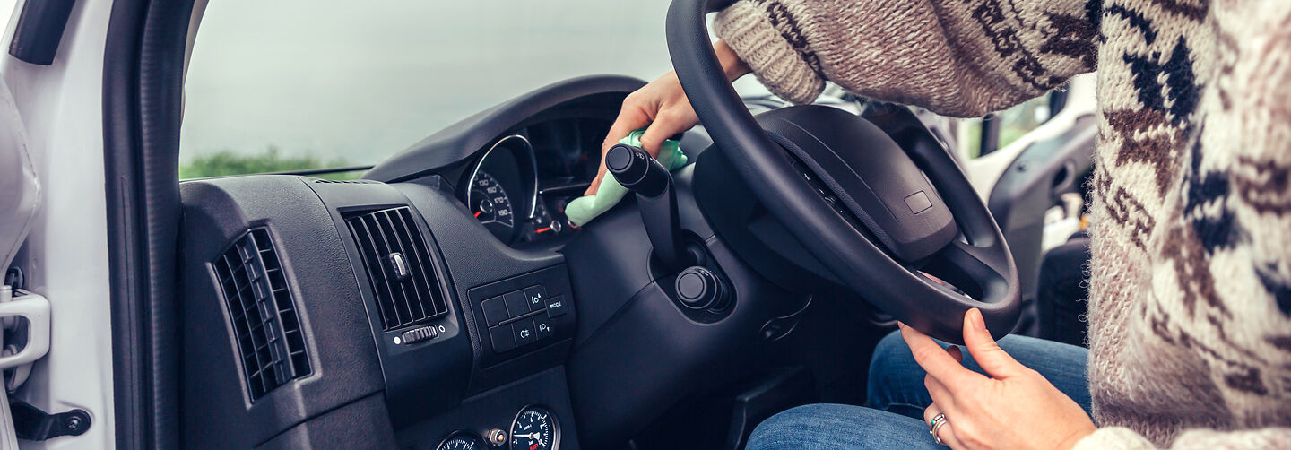 Wohnmobil waschen: Tipps zur Außen- und Innenreinigung