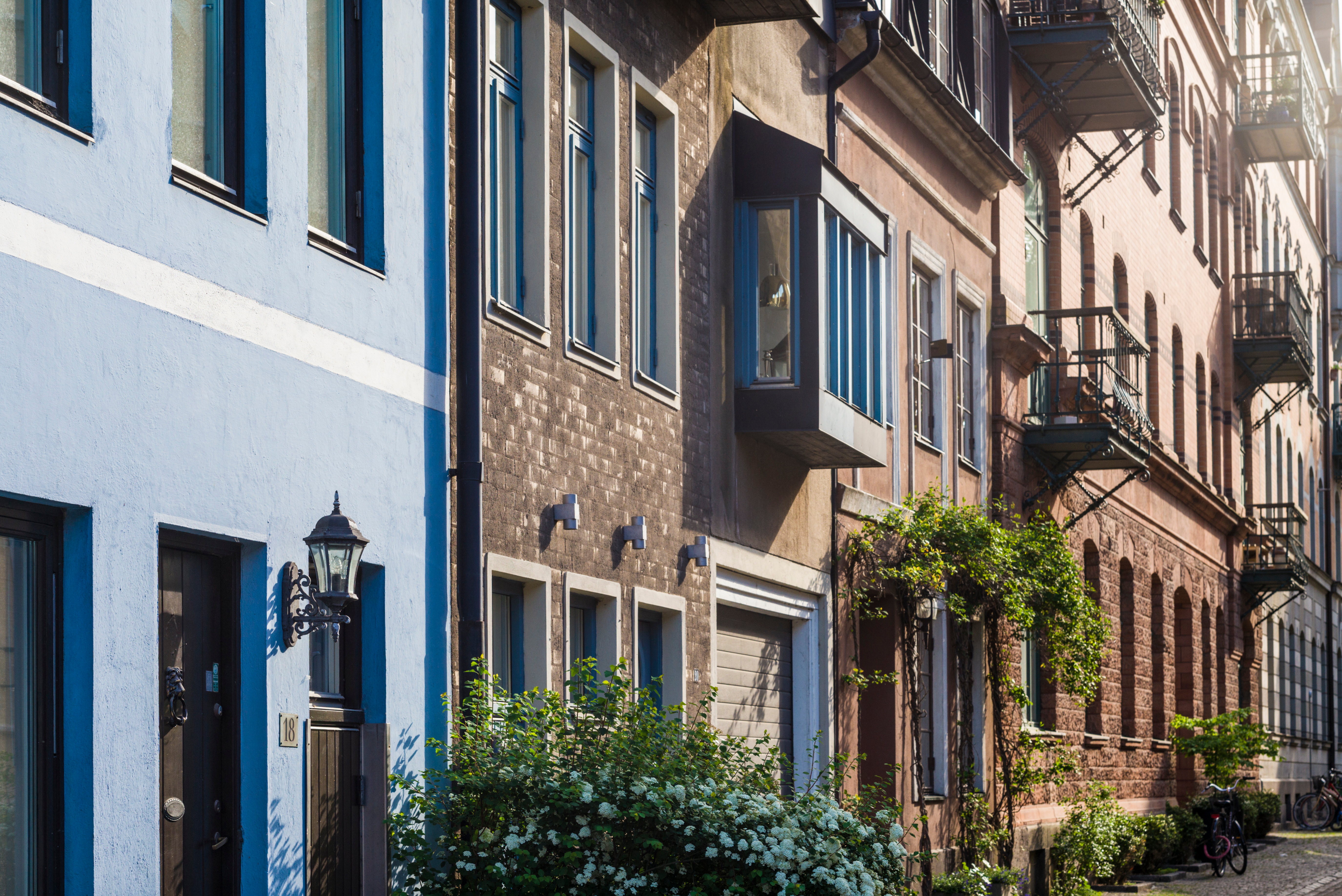 Bunte Häuser am Marktplatz in Malmö, Südschweden