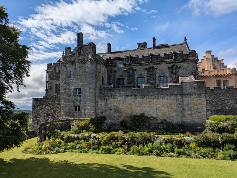 Stirling Castle in Schottland an einem sonnigen Tag