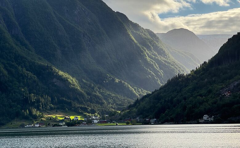 Fjord und Berge in Norwegen