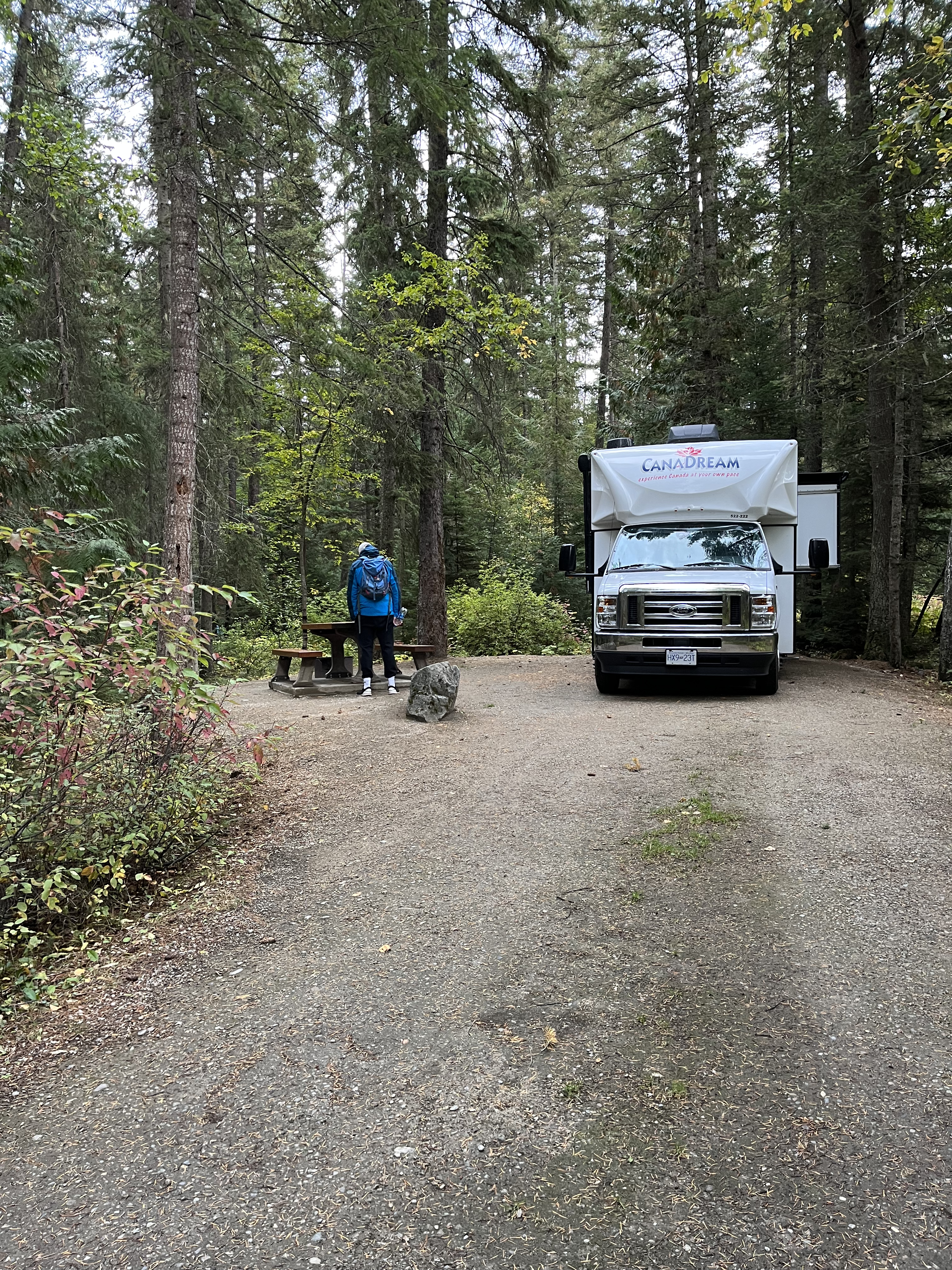 Wohnmobil auf einem Campingplatz in Kanada