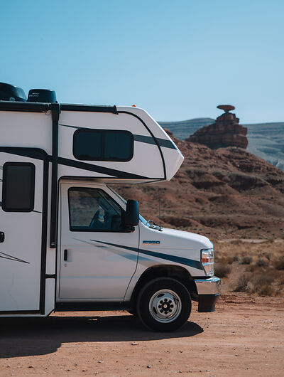 Wohnmobil seitlich fotografiert in den USA