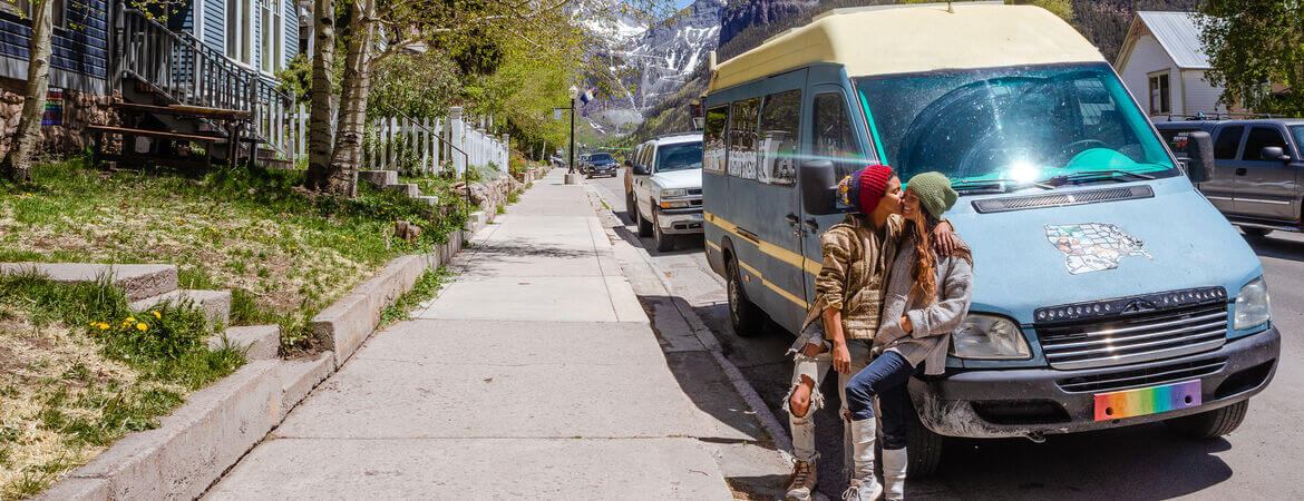 Hier sind 12 wirklich LGBTQIA+-freundliche Reiseziele für euren Camping-Urlaub