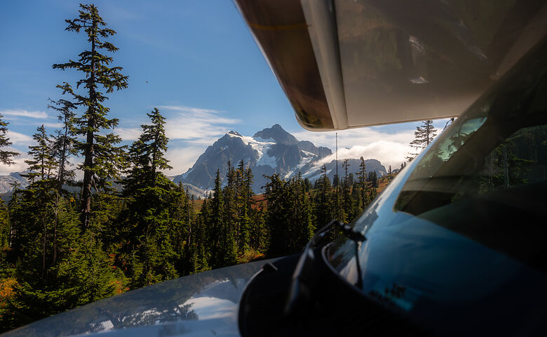 Blick aus dem Wohnmobil auf die kanadische Landschaft