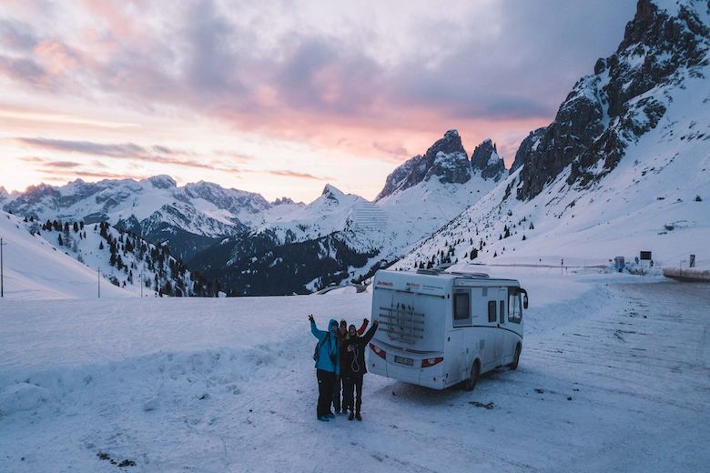 Wintercamping geplant? Dann sind Schneeketten ein Muss!