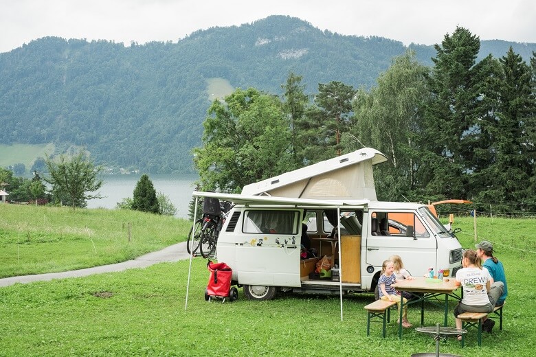 Camping mit der Familie in der Schweiz