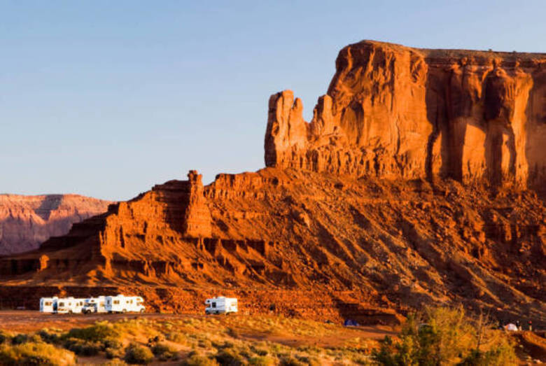 Wohnmobil vor Monument Valley 