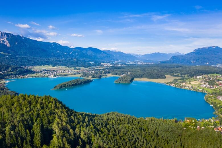 Blick auf den Faaker See in Österreich