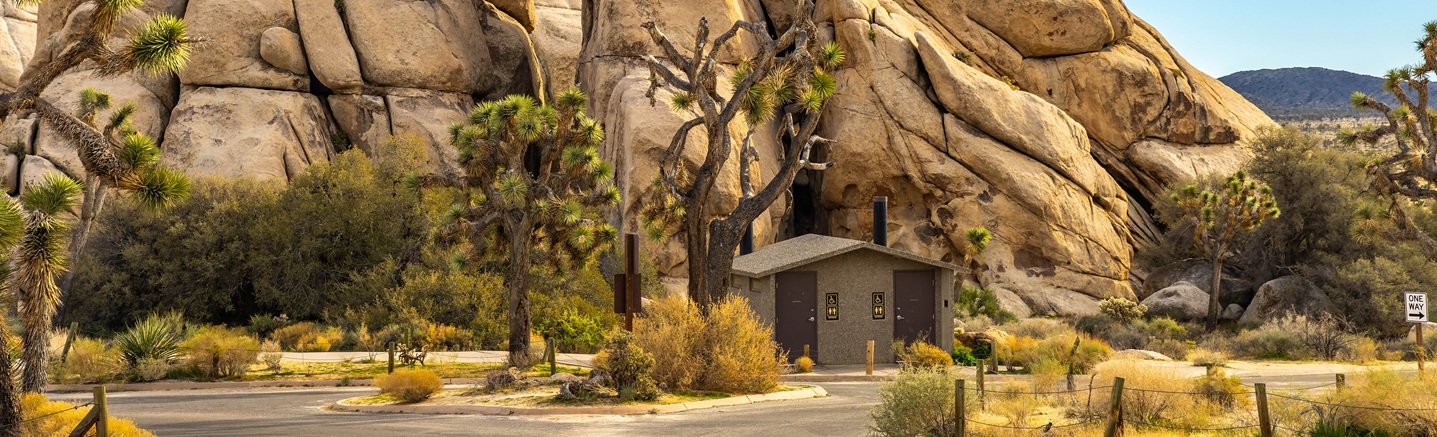 Le guide complet pour vider et nettoyer votre cassette de toilettes en camping-car