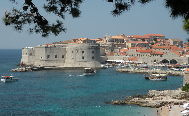 Blick vom Hafen auf die Altstadt von Dubrovnik