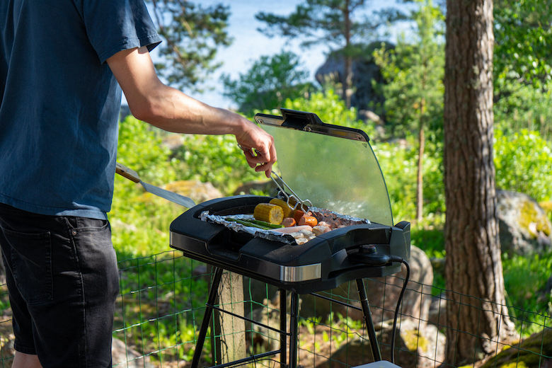 Der Elektrogrill braucht weder Gas noch Kohle – dafür aber Landstrom