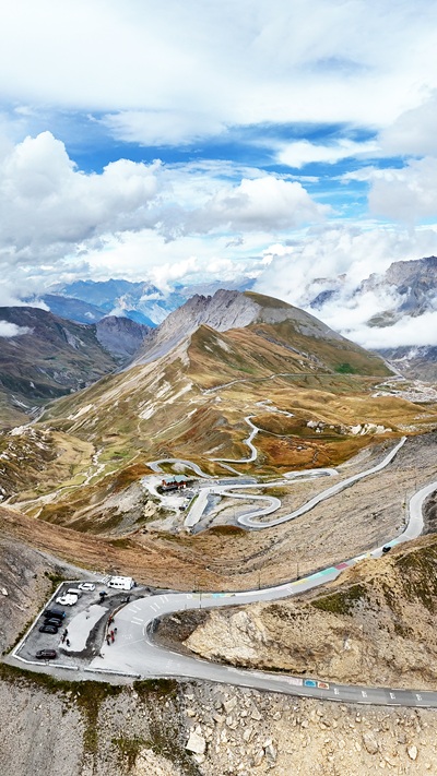 Alpenpass auf der Route des Grandes Alpes