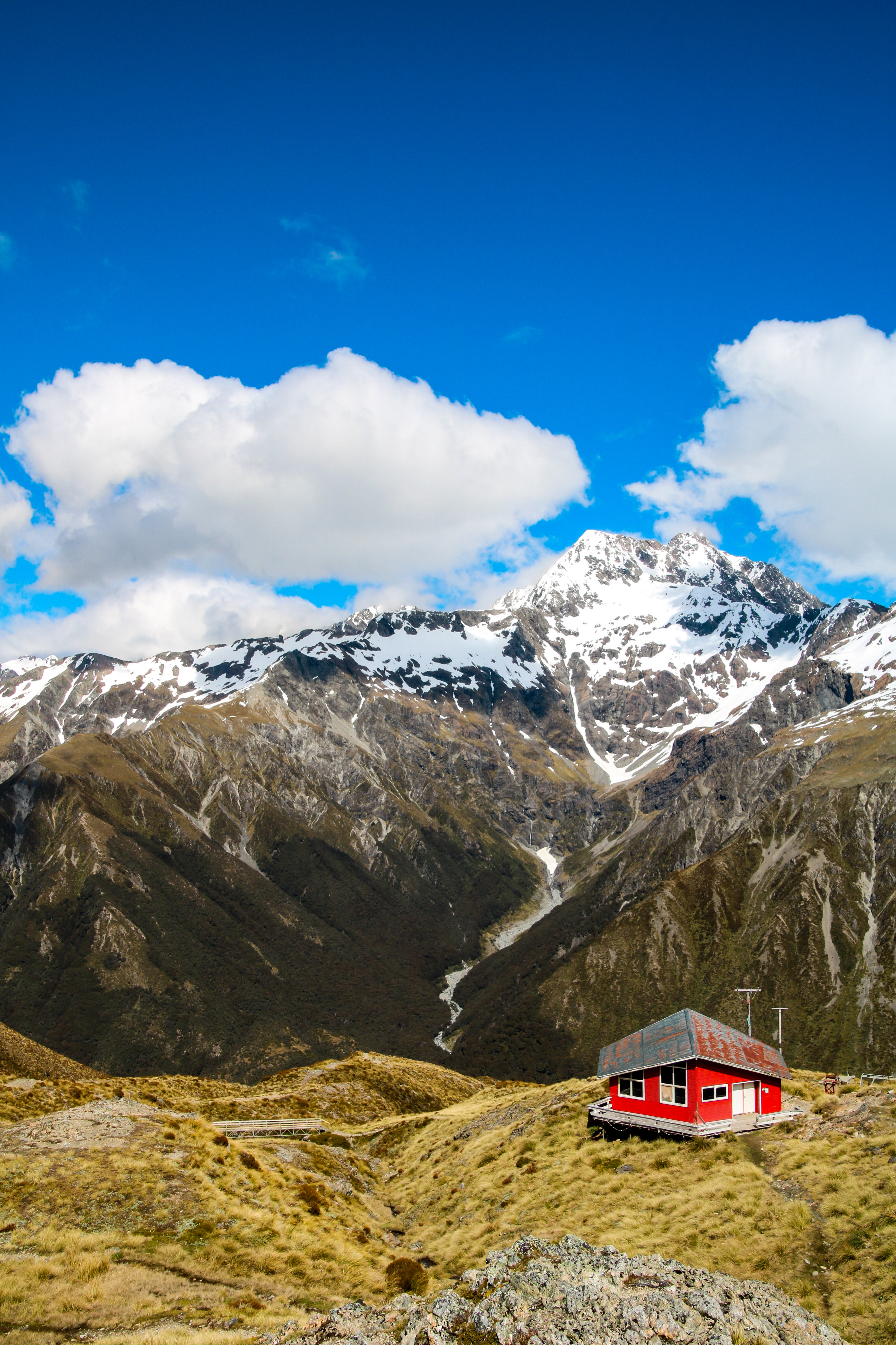 Wanderweg mit Hütte auf der Südinsel von Neuseeland 