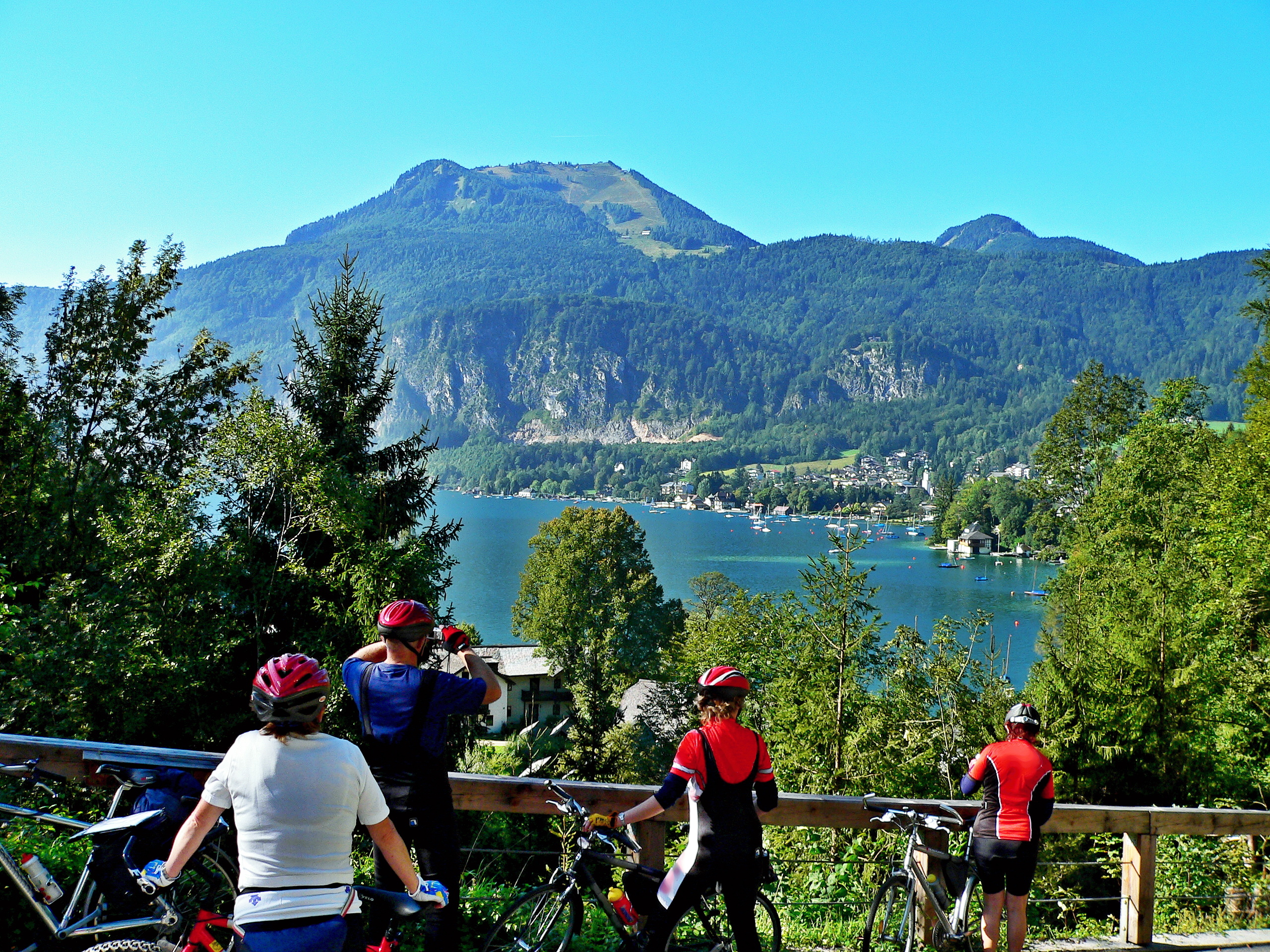 Radfahren am Wolfgangsee in Österreich
