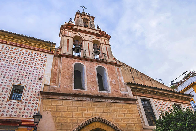 Iglesia de Santa María la Blanca, cerca de Alcorcón, España.