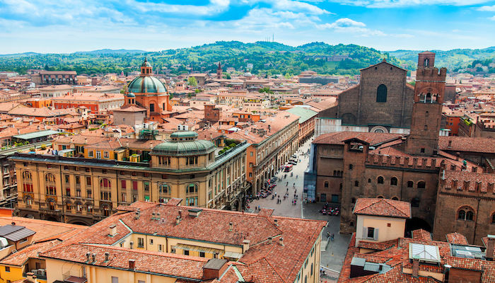 La vista del centro storico dall'alto, Bologna, Italia 