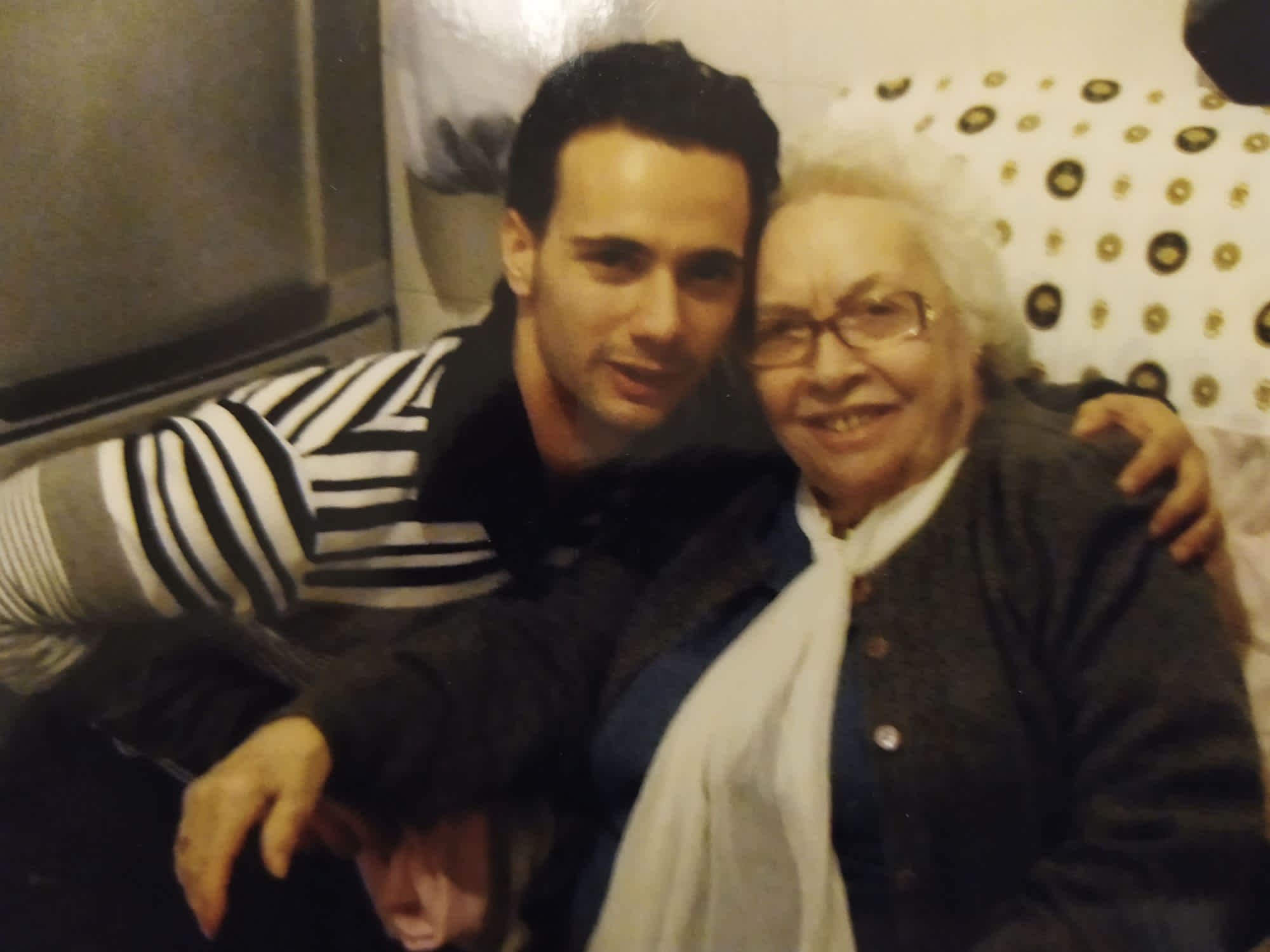 Antonio con la nonna