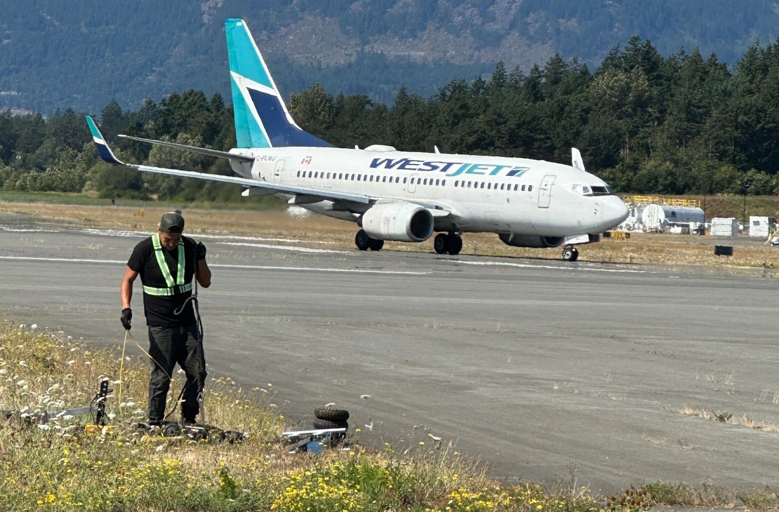 victoria-airport-runway-operator