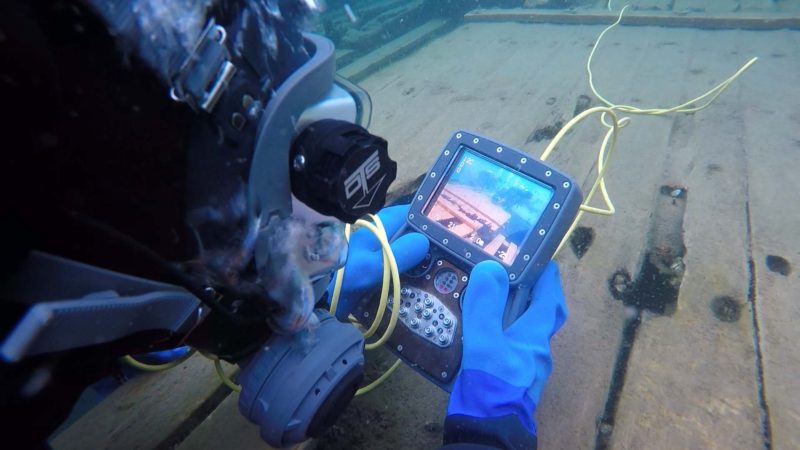 diveable-controller-underwater-drone-divers