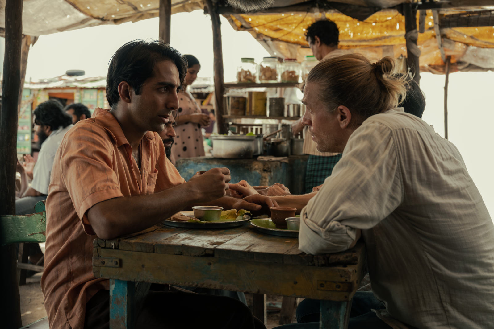 Shantaram Racha ‘Shantaram’ Is Yet Another White Savior Story | The Juggernaut