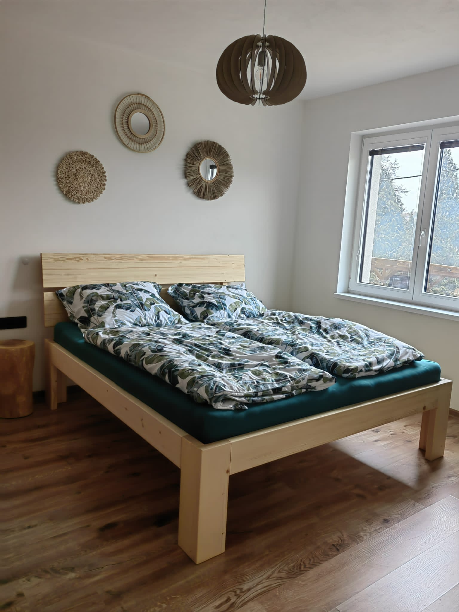 Domecek Jalovci pokoj 2 manželská postel